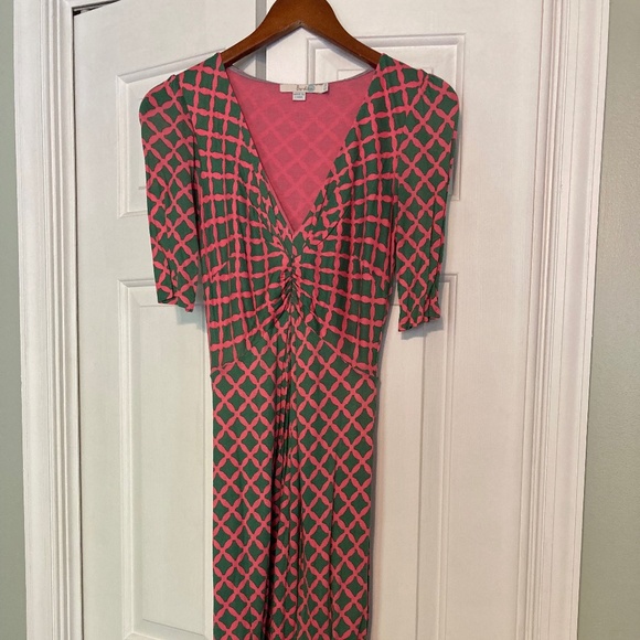Boden Dresses & Skirts - Boden 3/4 Sleeve V-Neck Dress - size 4 R